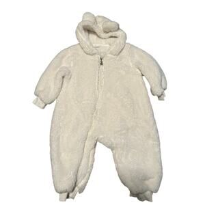 GUC White Fluffy Baby Snow Suit Furry Zipper Cuffs Sz 90 (approx. 12-18 months)